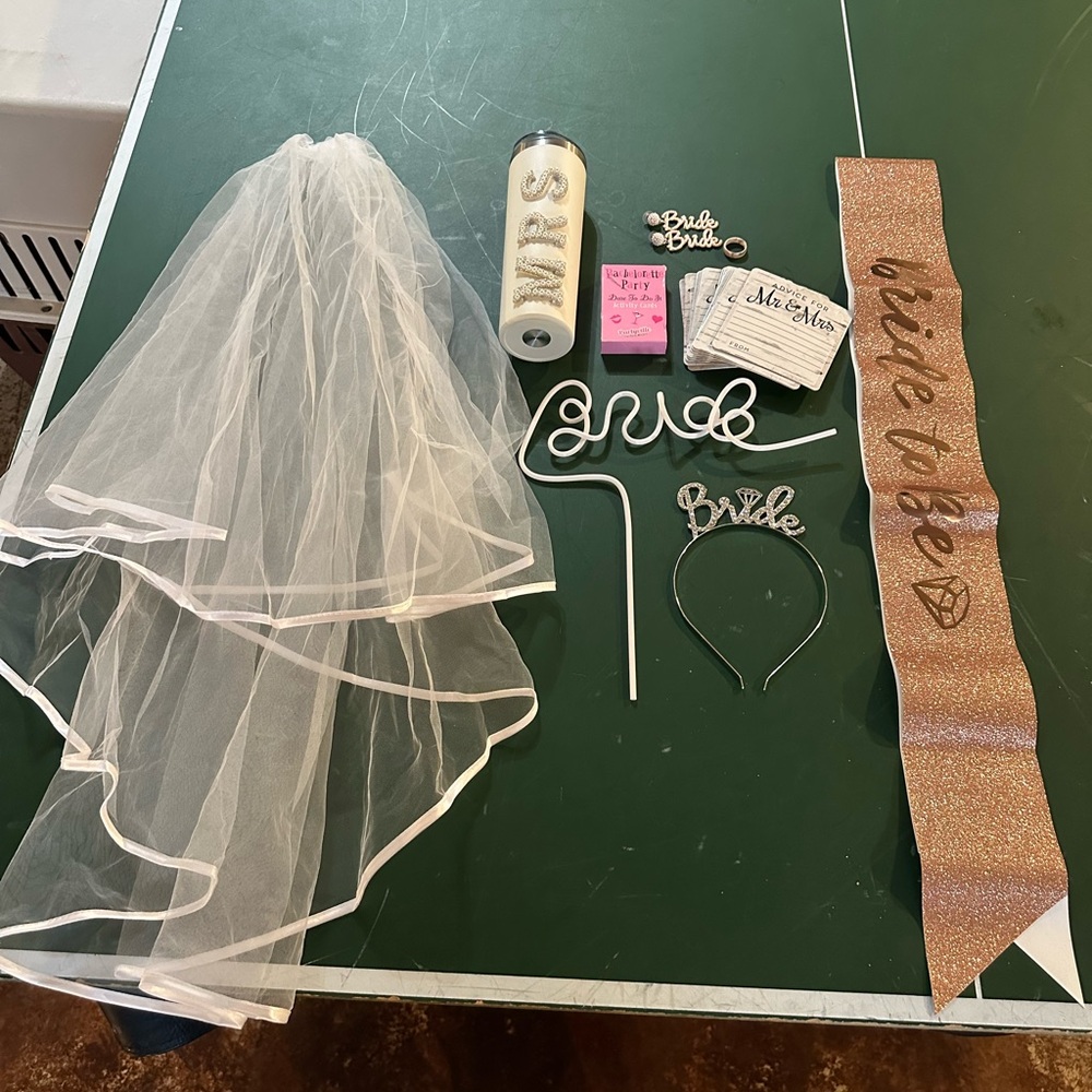 Bridal Accessories Set with Veil and Sash